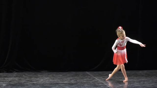 Хореографический коллектив E D Dance Расцветай солистка-Каплиева Стефания.