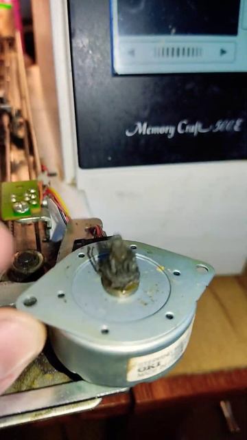 Почему могут не двигаться пяльца на вышивалке Джаноме смотреть онлайн