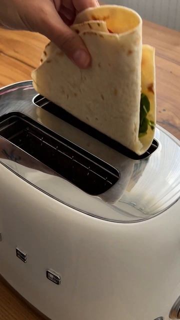 Тосты из тортильи за 2 минуты 👌🏽Сохраняй рецепт 🔥 смотреть онлайн