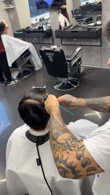 Постоянно ищем парней на бесплатные стрижки и оформле смотреть онлайн