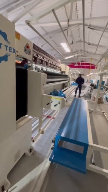 Бесчелночная стегальная машина. 4 модели.Выход до 450 м/? смотреть онлайн