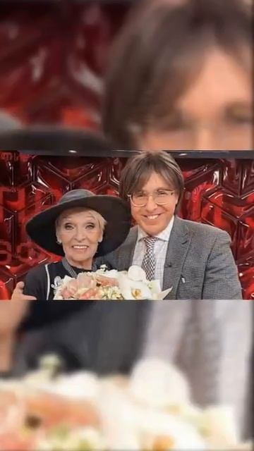 Парик и лишний вес: врач объяснила причины странных из смотреть онлайн