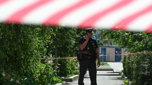 Тело девушки нашли на заборе рядом с пермским баром