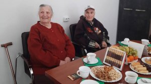 Врачи амбулаторного центра (Усть-Каменогорск, Ауэзова, 18) поздравляют ветеранов
