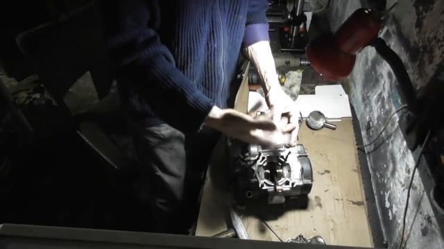 Доработка Поршня Горобинским с Нанесением Моденжи в Мотоцикле Kawasaki KMX 200 смотреть онлайн