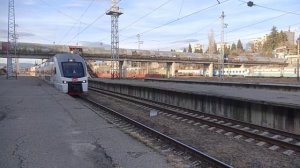 Грузия, г.Тбилиси. Прибытие поезда Штадлер (Stadler) GRS-012 на ЖД вокзал.
