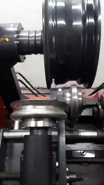 Токарная обработка сварного шва литого диска Автоспа? смотреть онлайн