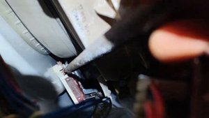 Не открывается крышка gorenje