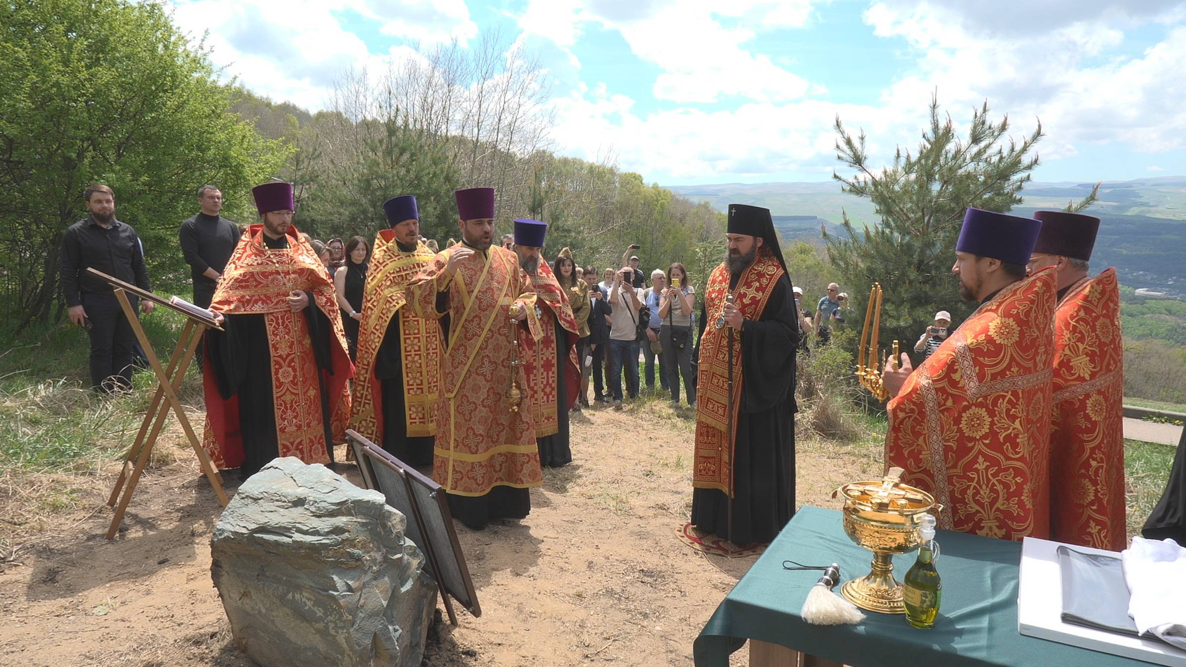 На горе Малое Седло заложили храм смотреть онлайн