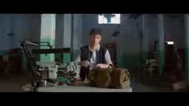 Знакомства с малышом-малыш на драйве(2017)-момент из фильма