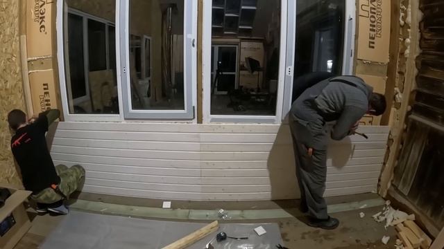 Новый год уже сегодня. А у нас ещё стены не готовы. Треб смотреть онлайн