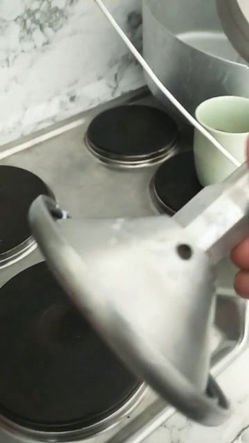 Вместо сметаны течет молоко на сепараторе смотреть онлайн