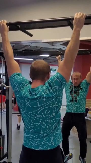 Подтягивания на максимум! Свой вес 75 кг. Всем силы!!! смотреть онлайн