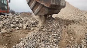 Переработка ЖБ боя во вторичный щебень.
