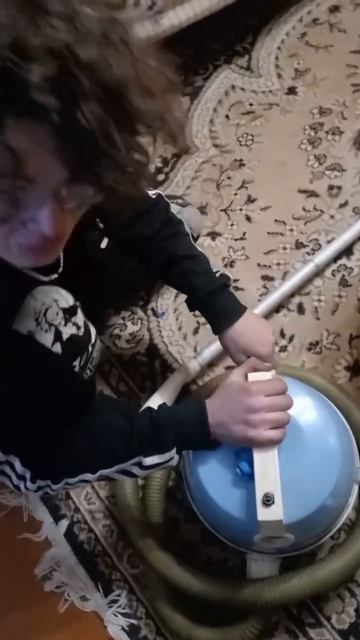 Помогите завести пылесос 🥺 #youtubeshorts #automobile #memes #хочувр смотреть онлайн