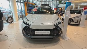 Toyota CH-R Executive 2025 обзор