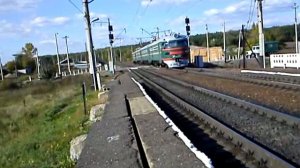 Электропоезд ЭР9ПК-137 с пригородным поездом Валуйки-Ст