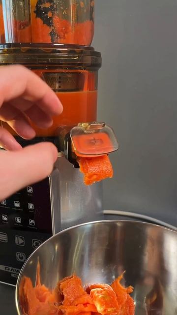 СКОЛЬКО СОКА В 1 кг ПАПАЙИ?😳 #shorts смотреть онлайн