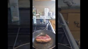 Стейк на сковородке, за 5 минут!!!