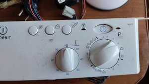 Панель стиральной машины INDESIT WI82 ошибка F-03
