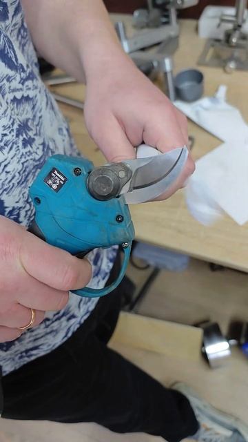 Заточка секаторов. #заточканожниц #обучениезаточке смотреть онлайн