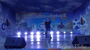 Лауреаты конкурса _Уличный артист_.