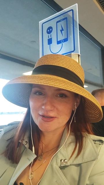 Утюг, фен, вакуумные баночки для самомассажа и многое ? смотреть онлайн