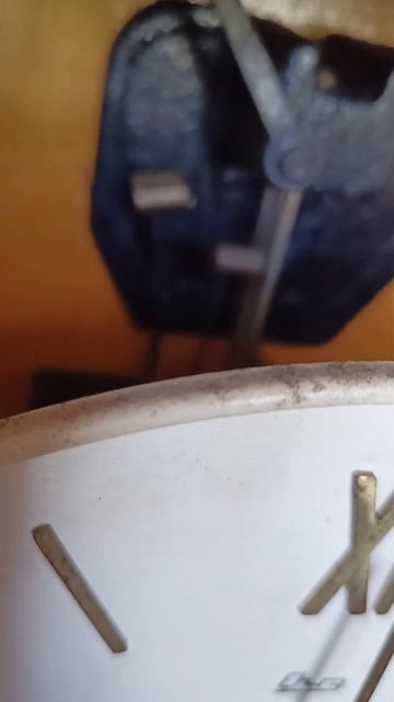 Часы настенные "Янтарь" с боем смотреть онлайн