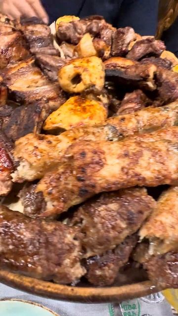 В Ереване мясо кушают только так! #еда #мясныедвижения