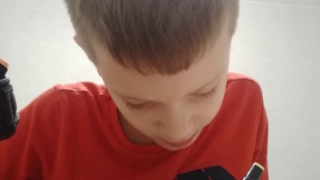 КАК НОРИСОВАТЬ ПОДАРОК ДЛЯ"ПАПЫ"!!!!!!!! смотреть онлайн