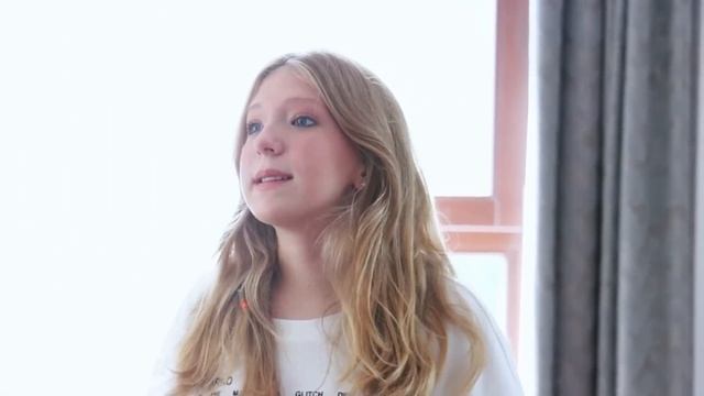 ЫРКА в РЕАЛЬНОЙ ЖИЗНИ! МИЛАНА в БЕДЕ! смотреть онлайн