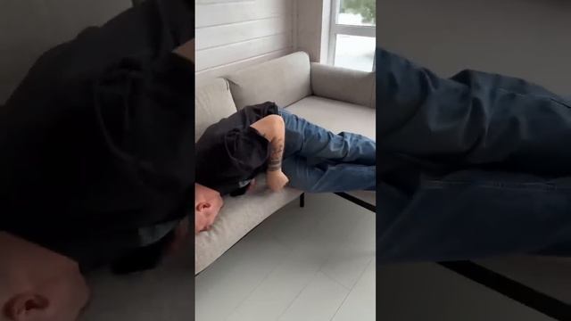 Реакция мужа на мои носки 😂 часть 1. инста: miha.marchenko смотреть онлайн