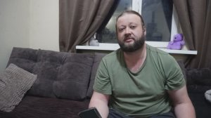 вместе с кошками в домике читаю комментарии зрителей