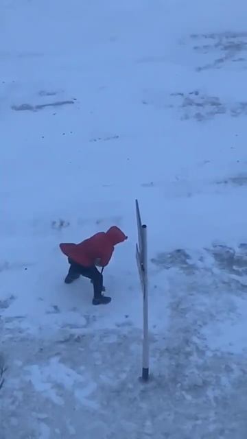 Вот в таких условиях люди живут и работают на Дальнем ? смотреть онлайн