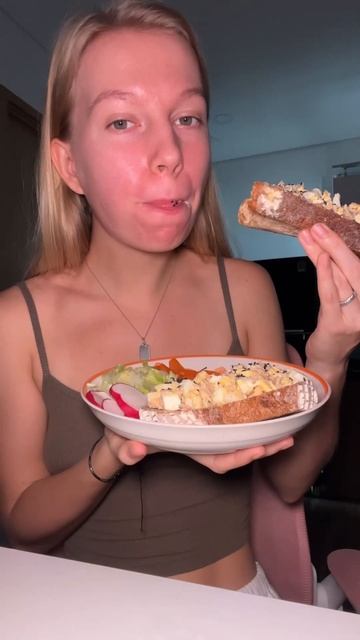 Что я ем за день? -10кг 🫶🏼 Больше питания, спорта и жиз? смотреть онлайн