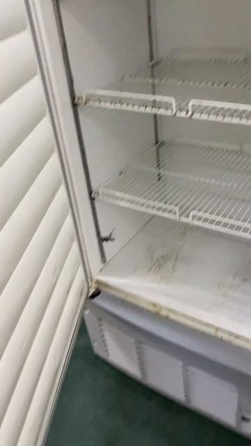 Морозильный шкаф Ариада б/у. Адрес склада: Ул.Выборгск? смотреть онлайн