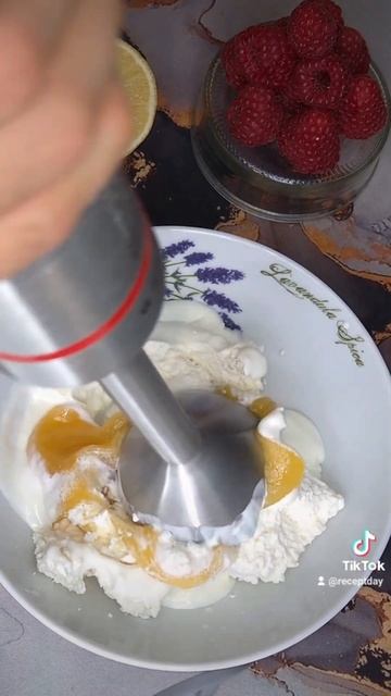 Потрясающий десерт без духовки – гости в восторге!