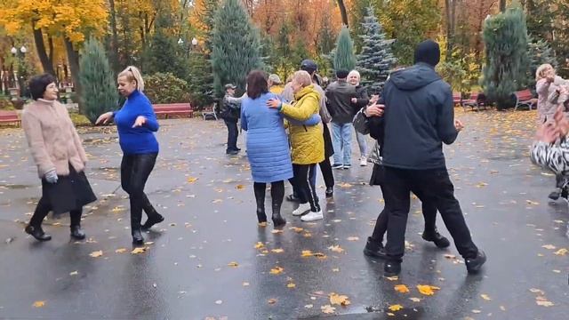 БЕЛАЯ БЕРЕЗА Я ТЕБЯ ЛЮБЛЮ ТАНЦЬІ В ПАРКЕ ГОРЬКОГО ХАРЬ смотреть онлайн