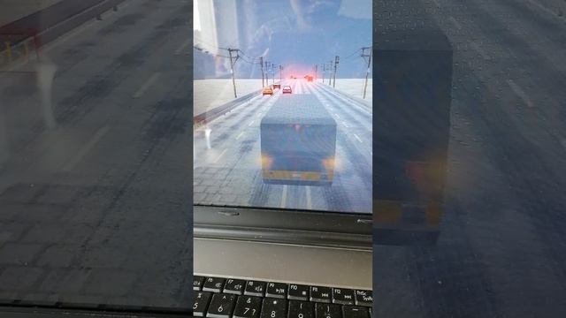 я играл в гонки в игру трафиковое шоссе