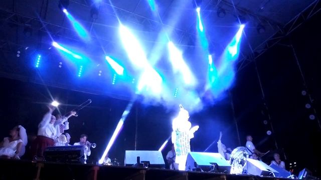 День независимости в Запорожье - Верка Сердючка (4) смотреть онлайн