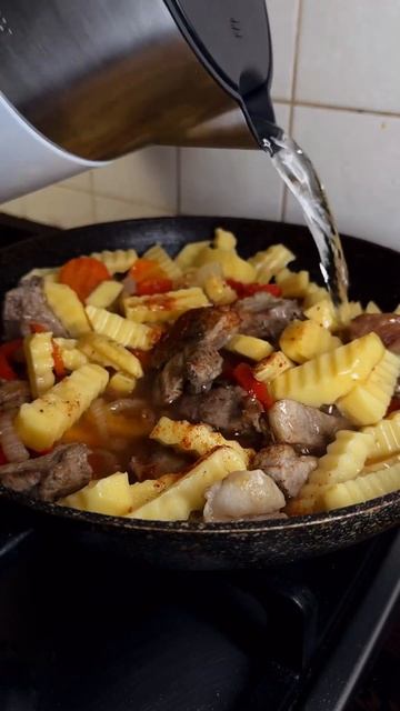 Тушёный картофель с мясом