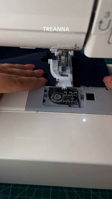 Як зробити пєтлі на машинці JANOME 7600 (основні правила) смотреть онлайн