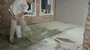 Грунтовка полов под плитку, выравниваю пол ровнителем