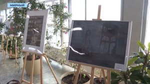 В честь юбилея Победы в аэропорту Мирного разместили 12 картин
