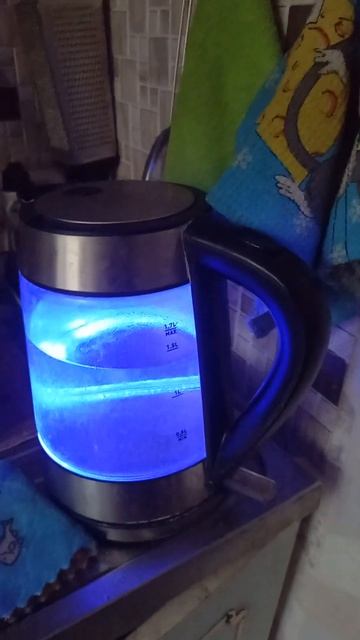 Электрический чайник включён 11-ого Мая смотреть онлайн