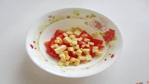 Салат с помидором и картофелем