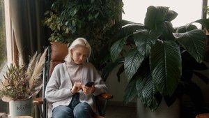 7279012-uhd_4096_2160_24fps