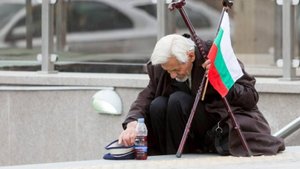 2025. БОЛГАРИЯ: ПРЕДАТЕЛИ СЛАВЯН ВОЗМУТИЛИСЬ МОСКВОЙ ИЗ-ЗА НАТО. Бедность страны. Дайджест