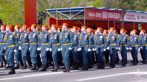 В Тюмени сотрудники МЧС России приняли участие в Параде Победы