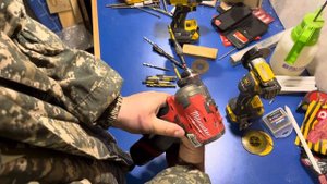 Нужен ли шуруповёрт с хекс патроном , ваше мнение !  Так